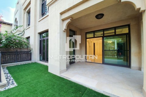 Apartamento en Downtown Dubai (Downtown Burj Dubai), Dubai, 2 dormitorios, 178 m², № 14682 - foto 1