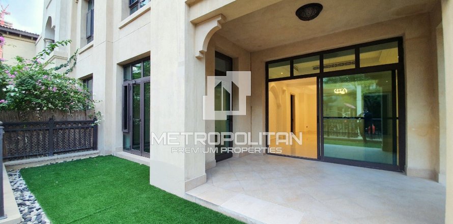 Apartamento en Downtown Dubai (Downtown Burj Dubai), Dubai, 2 dormitorios, 178 m², № 14682