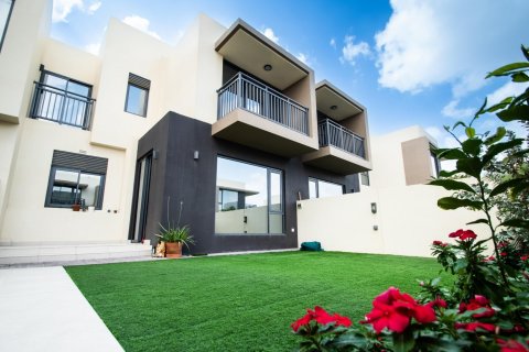 Вилла в Дубай Хилс Эстейт, Дубай, 3 спальни, 285м², № 98072