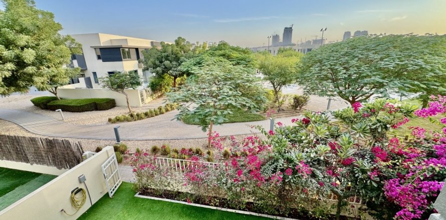 Villa in Dubai Hills Estate, Dubai 5 bedrooms, 278 sq.m. № 98062