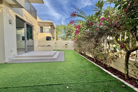 Villa in Dubai Hills Estate, Dubai 5 bedrooms, 278 sq.m. № 98062 - photo 20