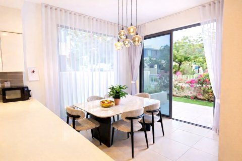 Villa in Dubai Hills Estate, Dubai 5 bedrooms, 278 sq.m. № 98062 - photo 6