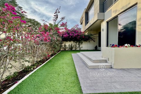 Villa en Dubai Hills Estate, Dubai, 5 dormitorios, 278 m², № 98062 - foto 14