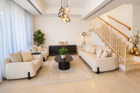Villa in Dubai Hills Estate, Dubai 5 bedrooms, 278 sq.m. № 98062 - photo 24