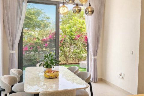 Villa in Dubai Hills Estate, Dubai 5 bedrooms, 278 sq.m. № 98062 - photo 13