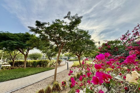 Villa in Dubai Hills Estate, Dubai 5 bedrooms, 278 sq.m. № 98062 - photo 22