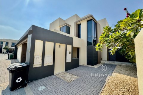 Villa en Dubai Hills Estate, Dubai, 4 dormitorios, 202 m², № 98063 - foto 4