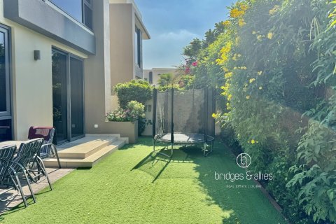 Villa en Dubai Hills Estate, Dubai, 4 dormitorios, 202 m², № 98063 - foto 5