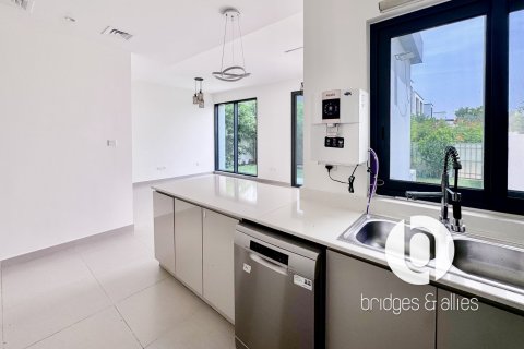 Villa in Dubai Hills Estate, Dubai 4 bedrooms, 294 sq.m. № 98073 - photo 26