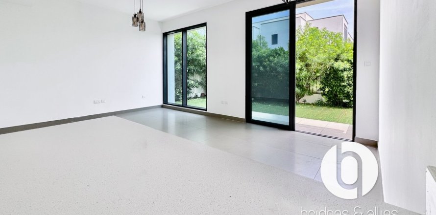 Villa in Dubai Hills Estate, Dubai 4 bedrooms, 294 sq.m. № 98073