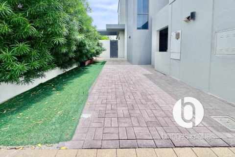 Villa in Dubai Hills Estate, Dubai 4 bedrooms, 294 sq.m. № 98073 - photo 24