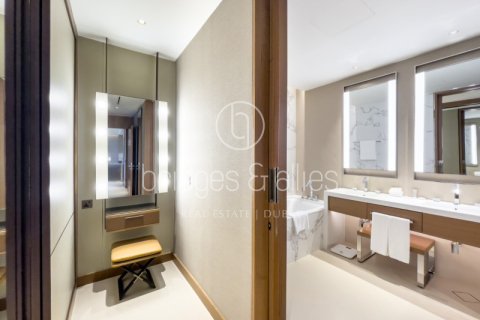 Apartment in Downtown Dubai (Downtown Burj Dubai), Dubai 3 bedrooms, 156 sq.m. № 98070 - photo 15