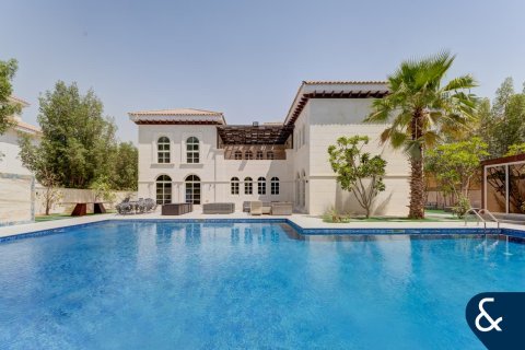 Villa en The Villa, Dubai, 6 dormitorios, 780 m², № 78842 - foto 1