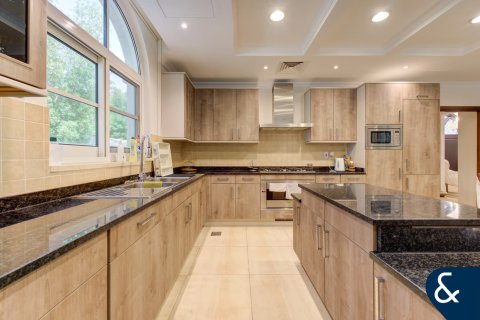 Villa en The Villa, Dubai, 6 dormitorios, 780 m², № 78842 - foto 5