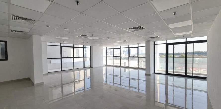 Bureau à Dubai, 98.7 m², № 83594