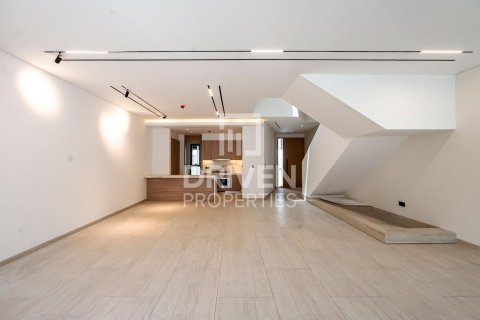 Townhouse in Jumeirah Village Circle, Dubai 4 bedrooms, 426 sq.m. № 20346 - photo 1