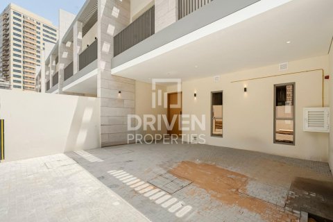 Townhouse in Jumeirah Village Circle, Dubai 4 bedrooms, 426 sq.m. № 20346 - photo 23