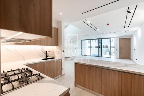 Townhouse in Jumeirah Village Circle, Dubai 4 bedrooms, 426 sq.m. № 20346 - photo 15