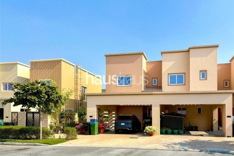 Adosado en Villanova, Dubai Land, Dubai, 4 dormitorios, 206 m², № 44065 - foto 1