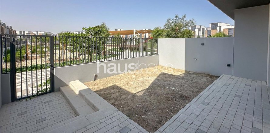 تاون هاوس في مُدُنْ, دبي 3 غرف نوم, 206 م² رقم 44088