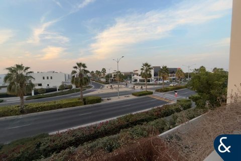 Снять в аренду виллу в DAMAC Hills (Akoya by DAMAC), Дубай: 3 спальни, 186м², № 79155 - фото 19