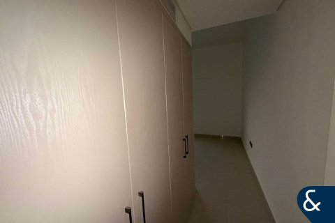 Снять в аренду виллу в DAMAC Hills (Akoya by DAMAC), Дубай: 3 спальни, 186м², № 79155 - фото 15