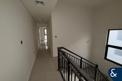 Снять в аренду виллу в DAMAC Hills (Akoya by DAMAC), Дубай: 3 спальни, 186м², № 79155 - фото 4