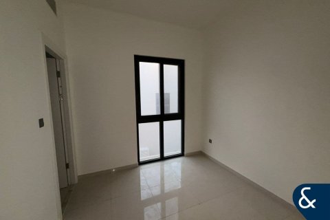 Снять в аренду виллу в DAMAC Hills (Akoya by DAMAC), Дубай: 3 спальни, 186м², № 79155 - фото 9