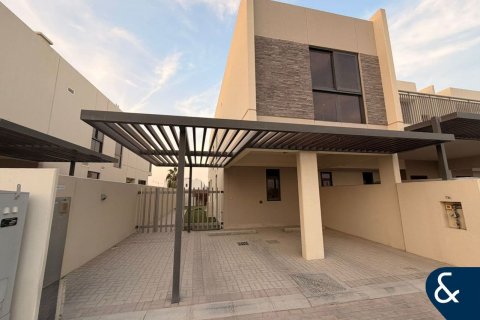 Снять в аренду виллу в DAMAC Hills (Akoya by DAMAC), Дубай: 3 спальни, 186м², № 79155 - фото 21