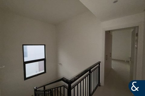 Снять в аренду виллу в DAMAC Hills (Akoya by DAMAC), Дубай: 3 спальни, 186м², № 79155 - фото 8