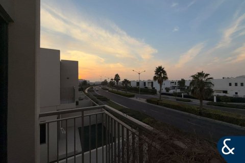 Снять в аренду виллу в DAMAC Hills (Akoya by DAMAC), Дубай: 3 спальни, 186м², № 79155 - фото 20