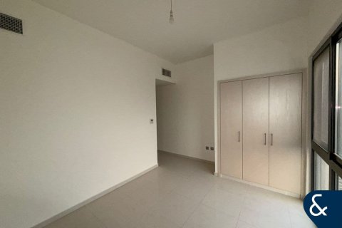 Снять в аренду виллу в DAMAC Hills (Akoya by DAMAC), Дубай: 3 спальни, 186м², № 79155 - фото 14