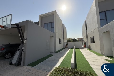 Снять в аренду виллу в Villanova, Dubai Land, Дубай: 4 спальни, 216м², № 79167 - фото 1