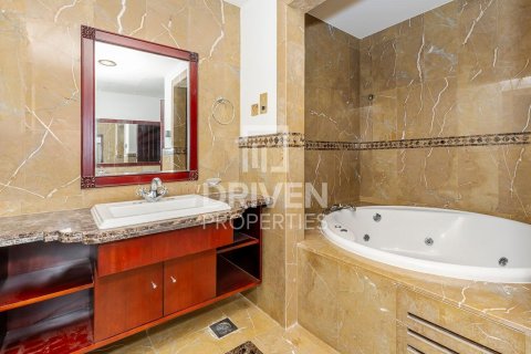Villa en Palm Jumeirah, Dubai, 4 dormitorios, 1079 m², № 86869 - foto 23