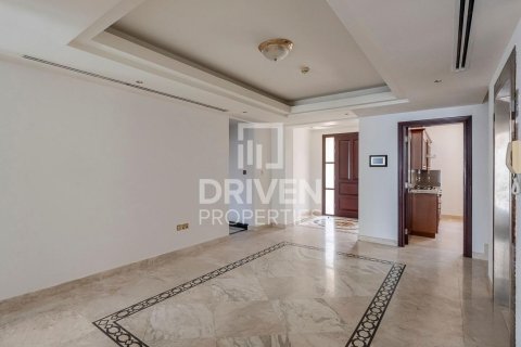 Villa en Palm Jumeirah, Dubai, 4 dormitorios, 1079 m², № 86869 - foto 7