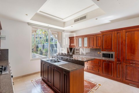Villa en Palm Jumeirah, Dubai, 4 dormitorios, 1079 m², № 86869 - foto 21