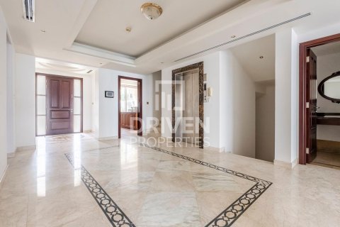 Villa en Palm Jumeirah, Dubai, 4 dormitorios, 1079 m², № 86869 - foto 8