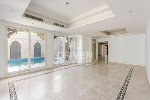 Villa en Palm Jumeirah, Dubai, 4 dormitorios, 1079 m², № 86869 - foto 5