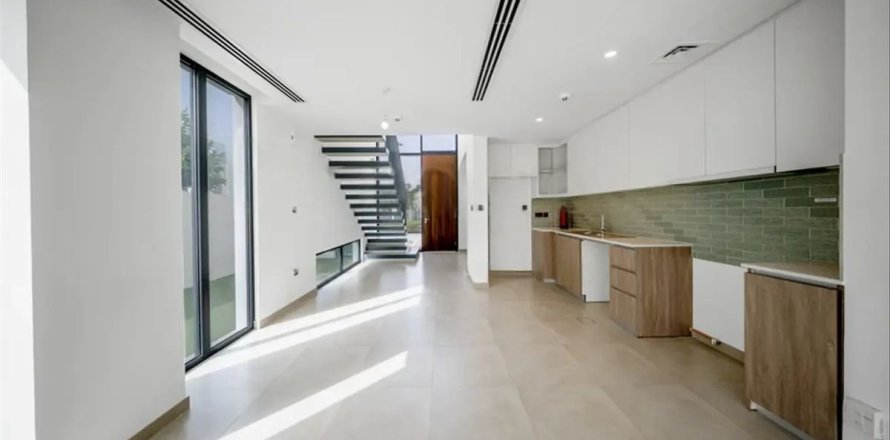 Villa in Dubai 4 bedrooms, 257.5 sq.m. № 50016