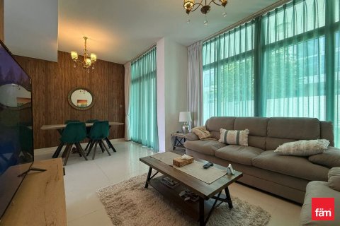 Снять в аренду таунхаус в Дубае: 3 спальни, 112.2м², № 93659 - фото 3