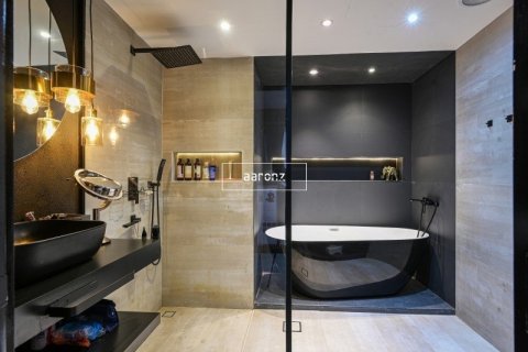Apartment in Jumeirah Lake Towers, Dubai 1 bedroom, 131.5 sq.m. № 11113 - photo 11