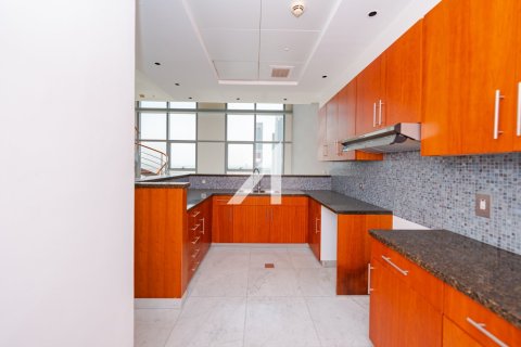 Apartment in Central Park Tower, DIFC, Dubai 2 bedrooms, 150.6 sq.m. № 60038 - photo 5