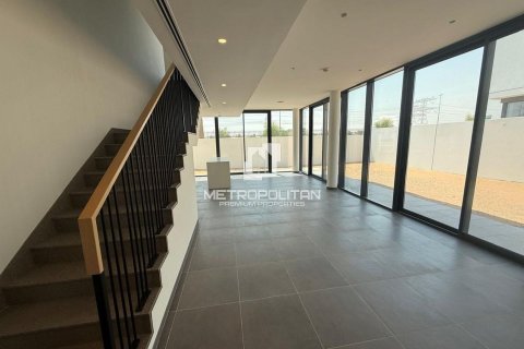 Villa in Arabian Ranches 3, Dubai 4 bedrooms, 302 sq.m. № 73622 - photo 2