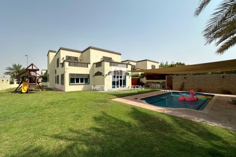 Villa in Jumeirah Park, Dubai 4 bedrooms, 403 sq.m. № 73620 - photo 1