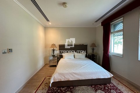 Villa in Jumeirah Park, Dubai 4 bedrooms, 403 sq.m. № 73620 - photo 17