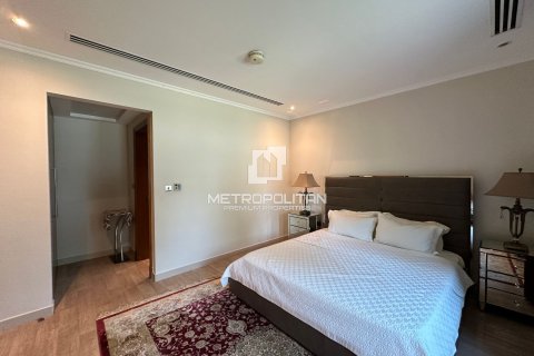 Villa in Jumeirah Park, Dubai 4 bedrooms, 403 sq.m. № 73620 - photo 18