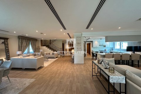 Villa in Jumeirah Park, Dubai 4 bedrooms, 403 sq.m. № 73620 - photo 3