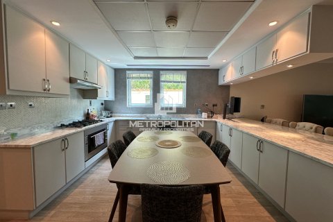 Villa in Jumeirah Park, Dubai 4 bedrooms, 403 sq.m. № 73620 - photo 13