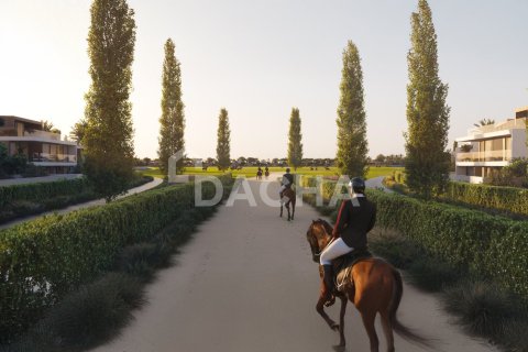 Villa en Dubai Investment Park, Dubai, 4 dormitorios, 757 m², № 141365 - foto 13