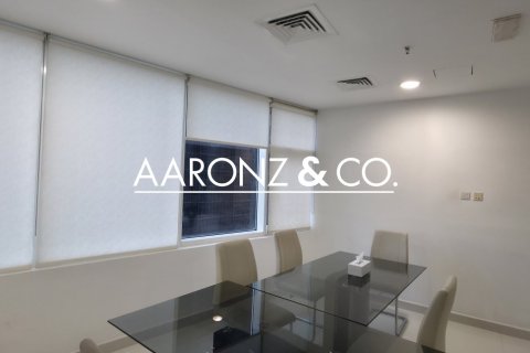 Office in Jumeirah Lake Towers, Dubai 254.6 sq.m. № 78226 - photo 7